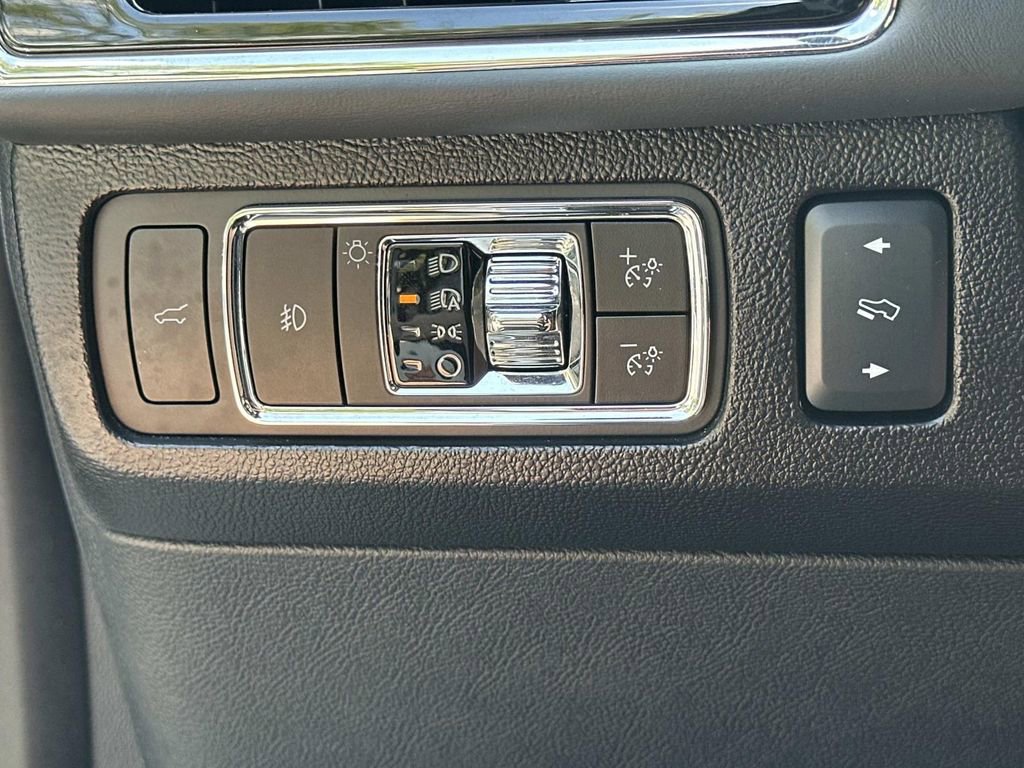 Certified 2024 Lincoln Navigator L Black Label image 36