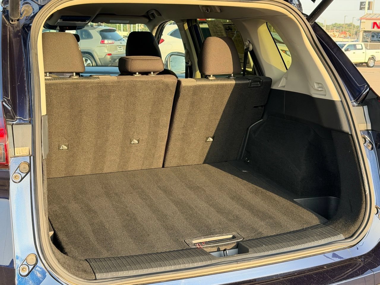Certified 2025 Nissan Rogue SV FWD image 38