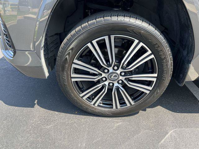 Certified 2024 Lexus LX 600 4WD w/ Appearance Package image 8