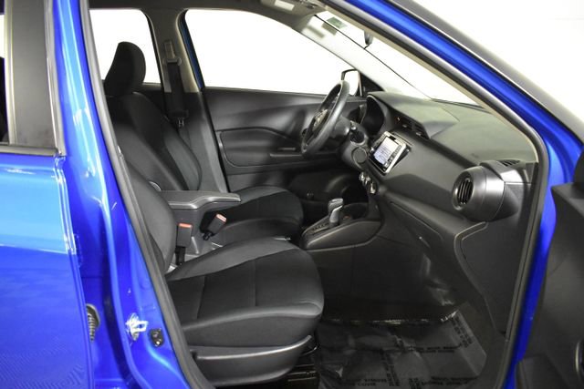 Certified 2025 Nissan Kicks Play S FWD image 32