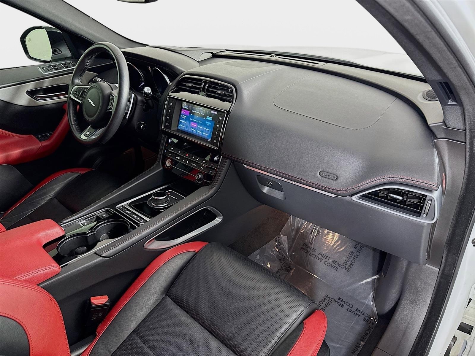 Used 2017 Jaguar F-PACE S image 31