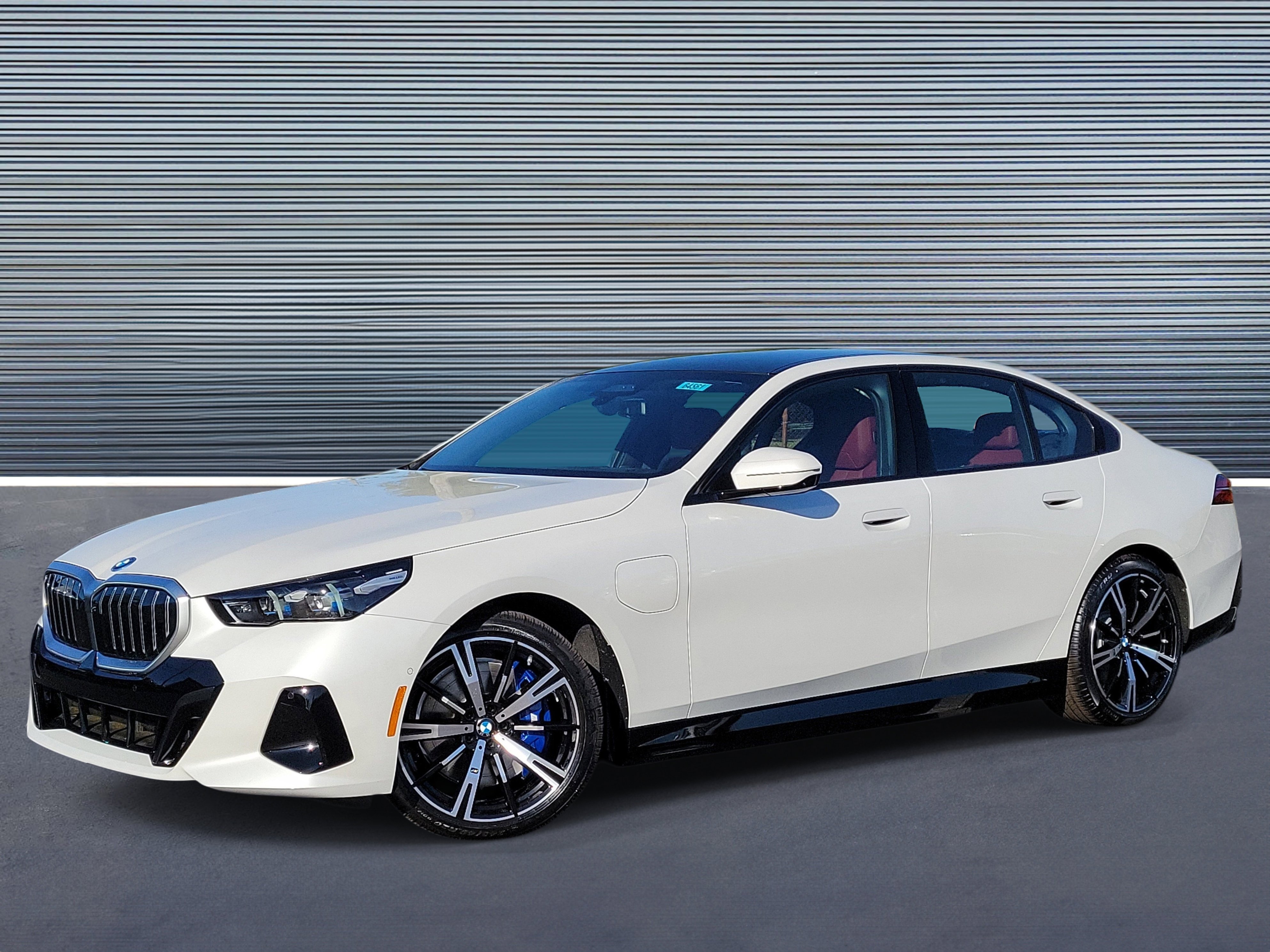 New 2026 BMW 550e xDrive w/ Executive Package image 1