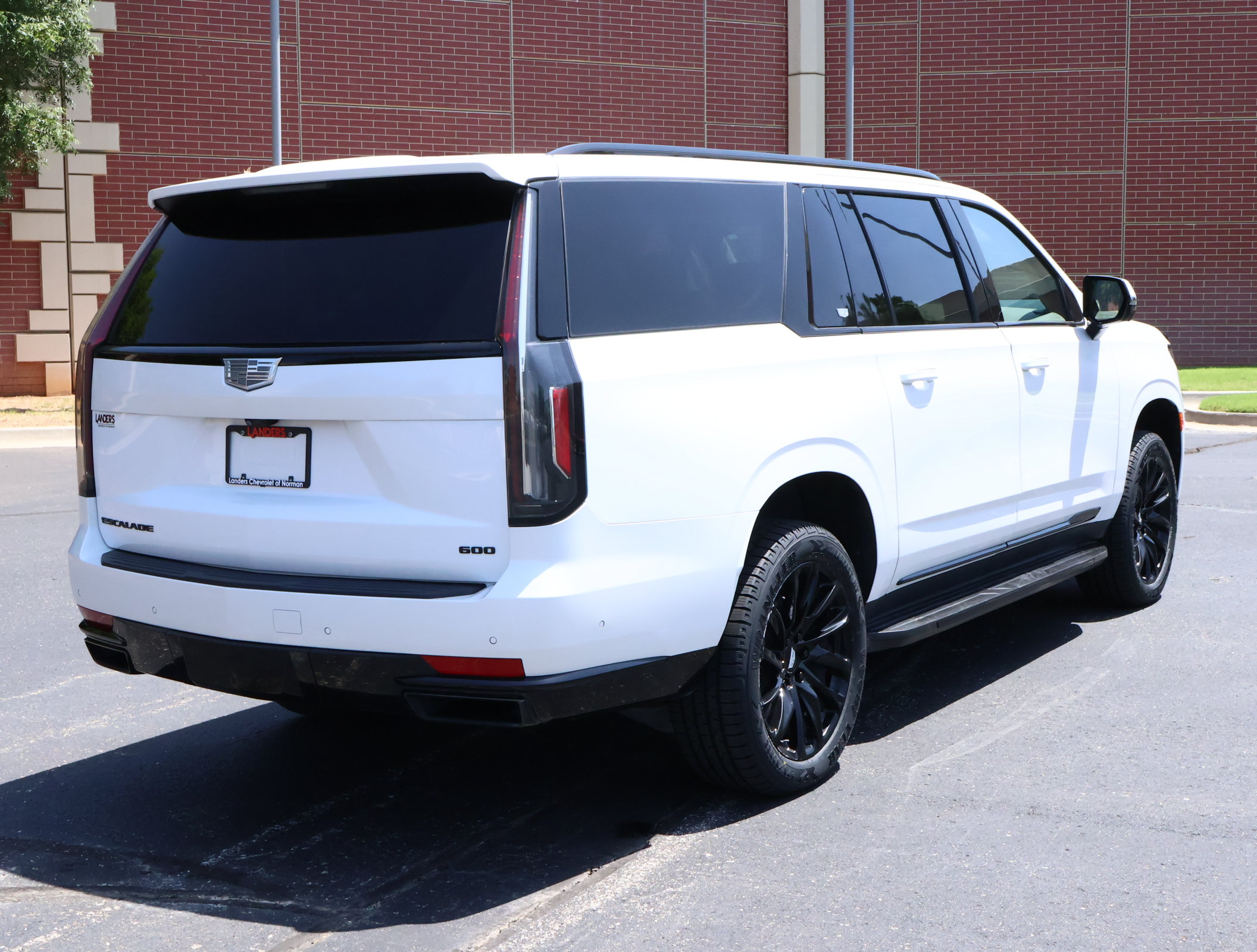 Used 2024 Cadillac Escalade ESV Sport Platinum w/ LPO, ONYX Package AWD/4WD image 40