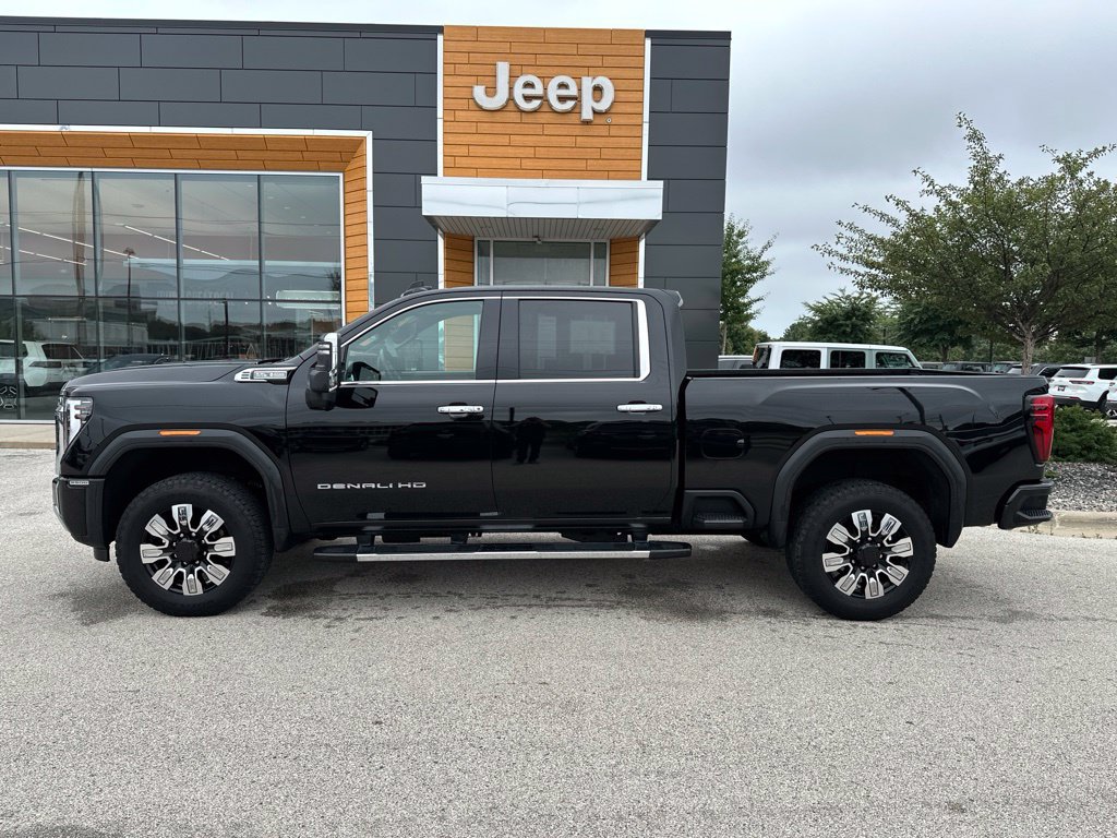 Used 2024 GMC Sierra 2500 Denali w/ Denali Reserve Package AWD/4WD image 13
