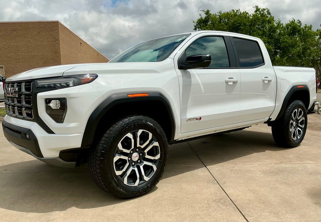Used 2024 GMC Canyon AT4 w/ Technology Package AWD/4WD image 7