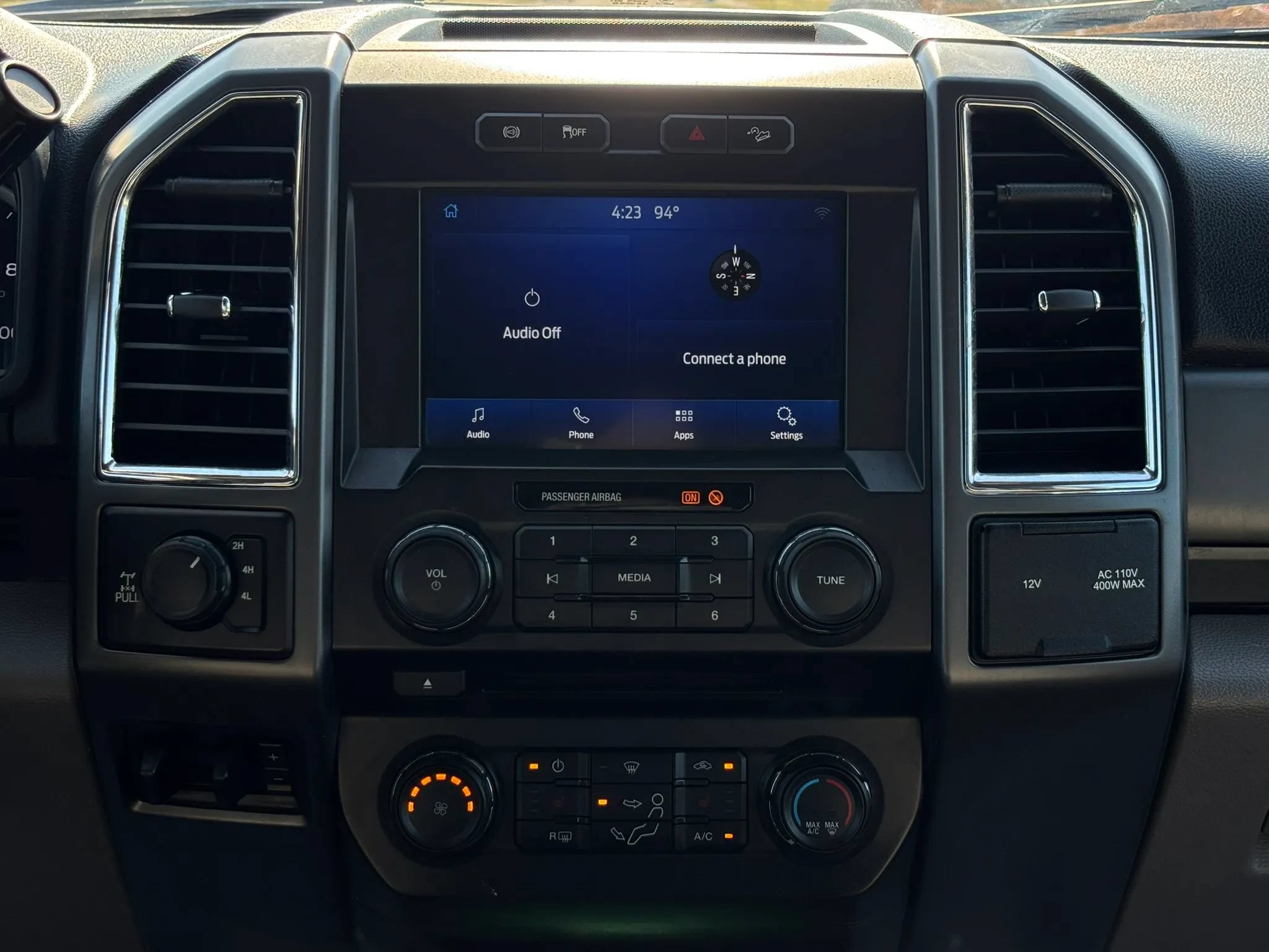Used 2018 Ford F250 XLT w/ XLT Premium Package AWD/4WD image 32