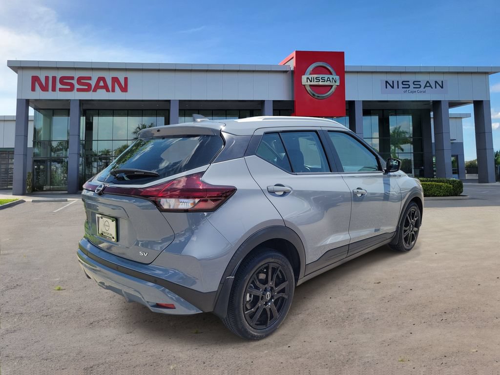 Used 2023 Nissan Kicks SV FWD image 2