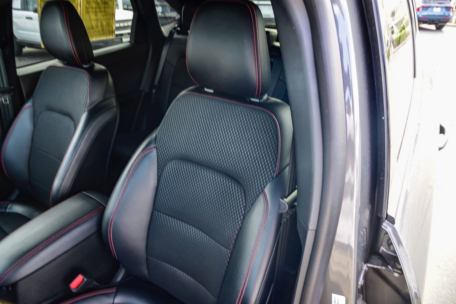 Used 2025 Ford Escape ST-Line w/ Equipment Group 301A image 22