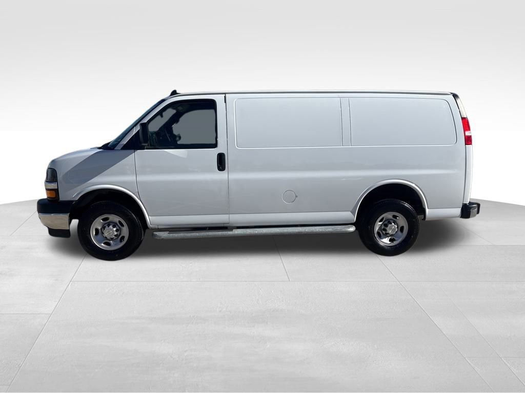 Used 2023 Chevrolet Express 2500 w/ Driver Convenience Package image 3