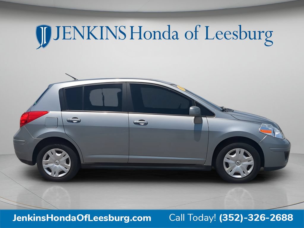 Used 2011 Nissan Versa 1.8 S FWD image 3