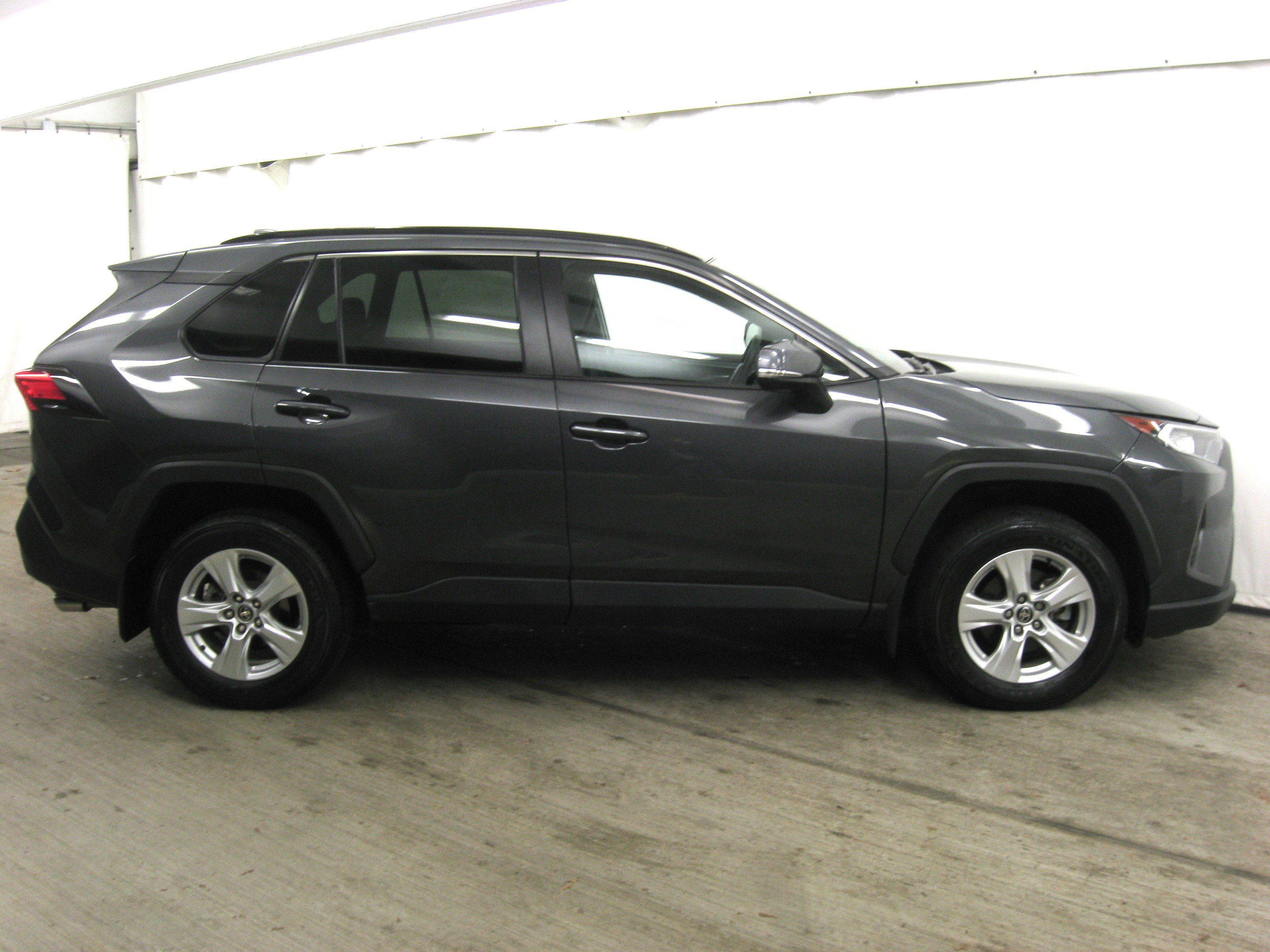 Used 2021 Toyota RAV4 XLE w/ Convenience Package image 6
