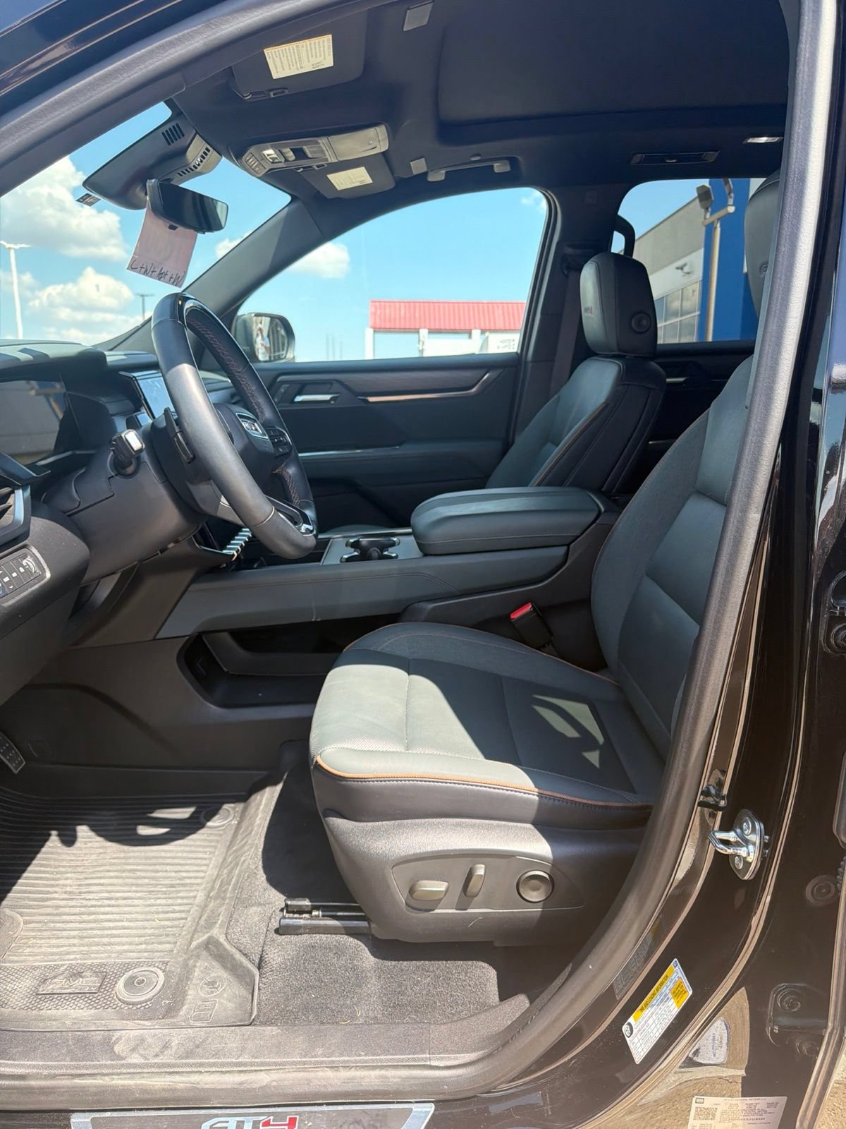 Used 2025 GMC Acadia AT4 w/ Super Cruise Package AWD/4WD image 12