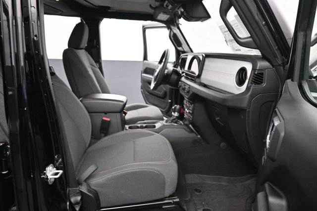Used 2024 Jeep Wrangler Unlimited AWD/4WD image 18