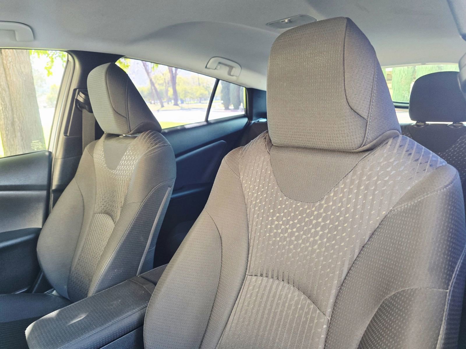 Used 2018 Toyota Prius Prime Premium image 12