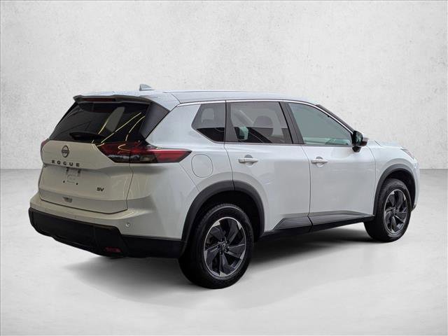 Used 2024 Nissan Rogue SV image 5