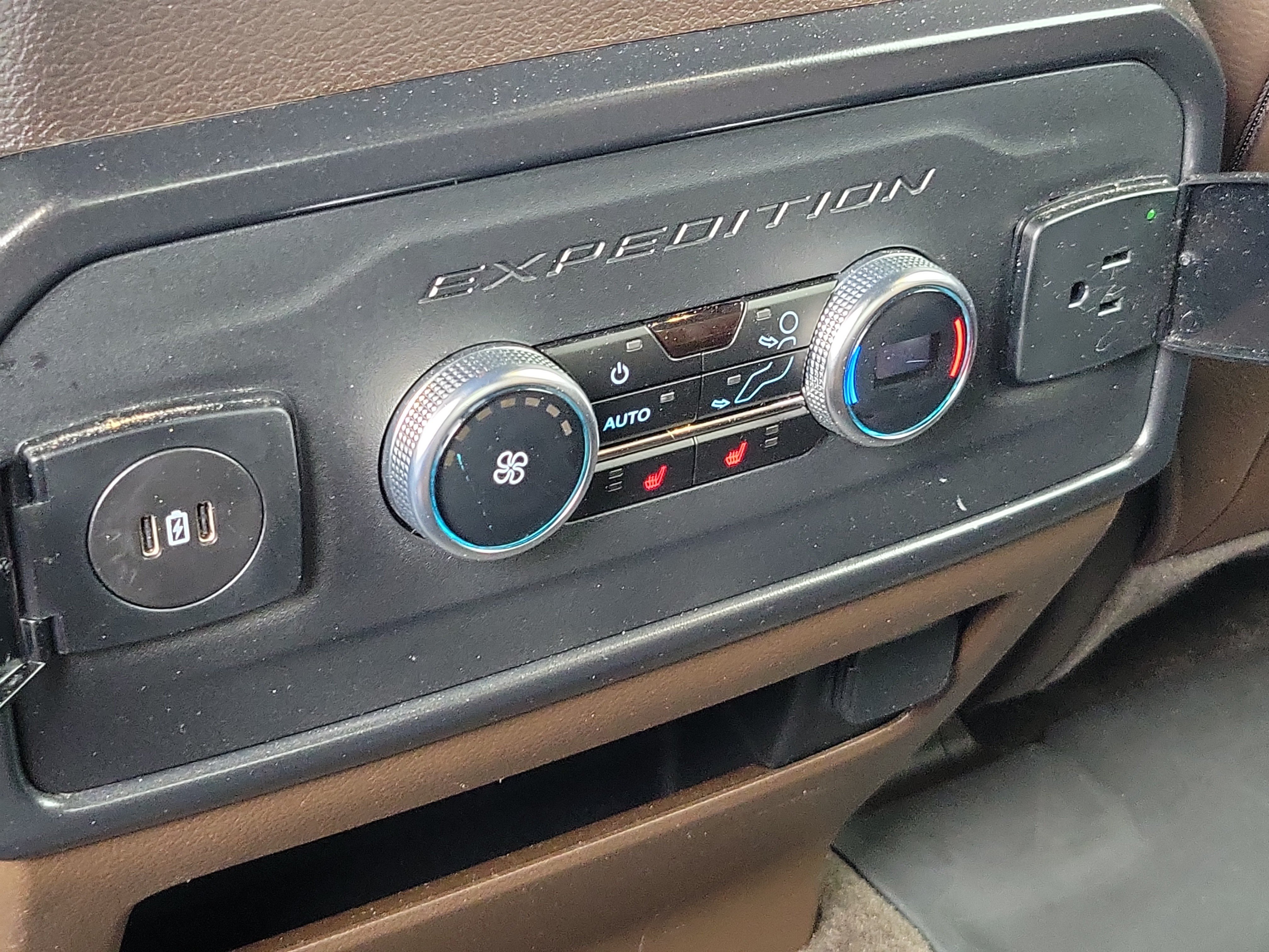 Used 2024 Ford Expedition King Ranch AWD/4WD image 16