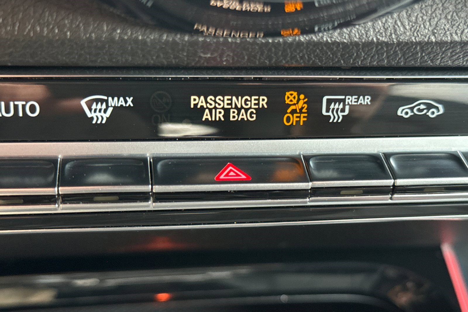 Used 2021 Mercedes-Benz GLB 250 4MATIC image 37