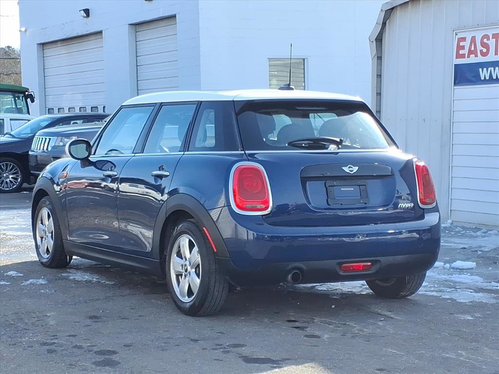 Used 2016 MINI Cooper 4-Door Hardtop image 3