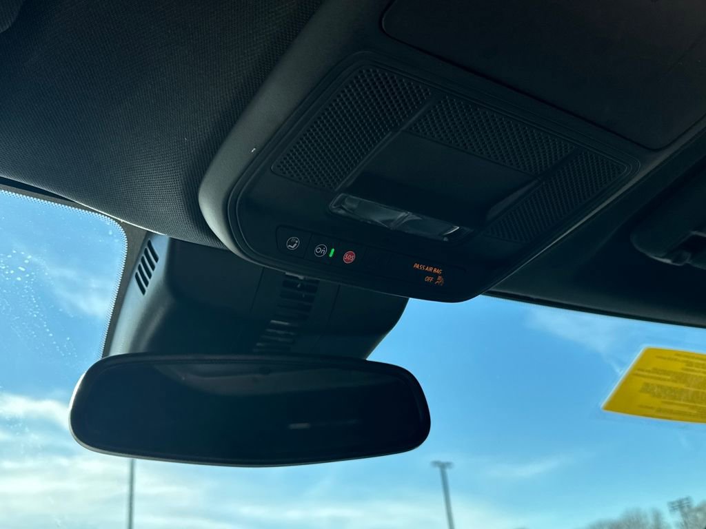 Used 2024 GMC Acadia AT4 w/ Luxury Package image 25