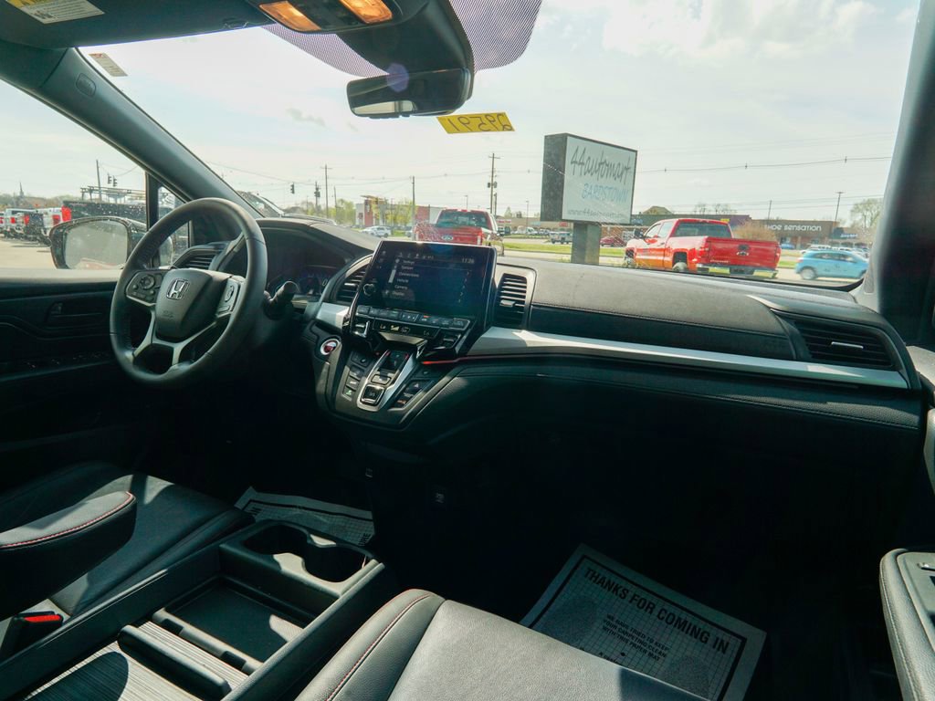 Used 2023 Honda Odyssey Sport image 15