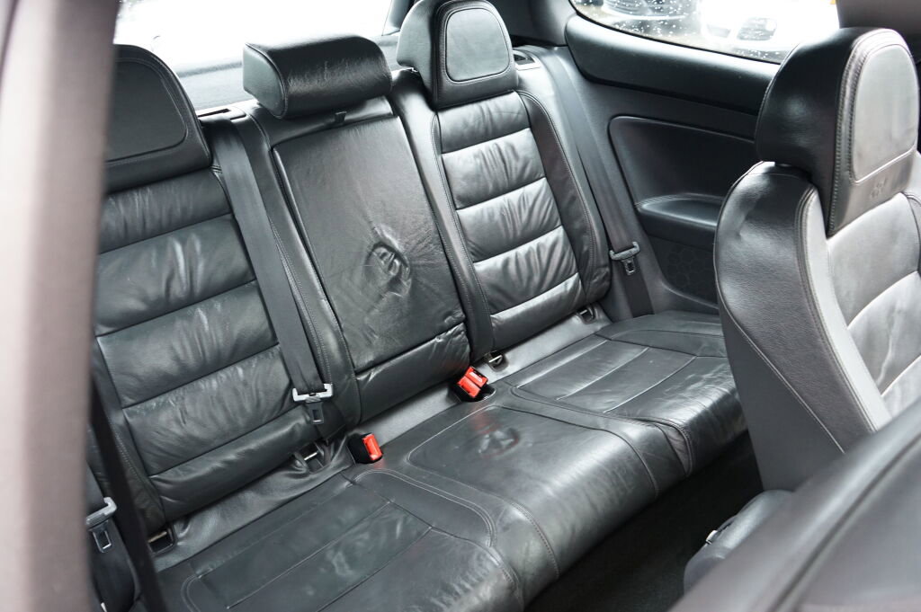 Used 2008 Volkswagen R32 image 14