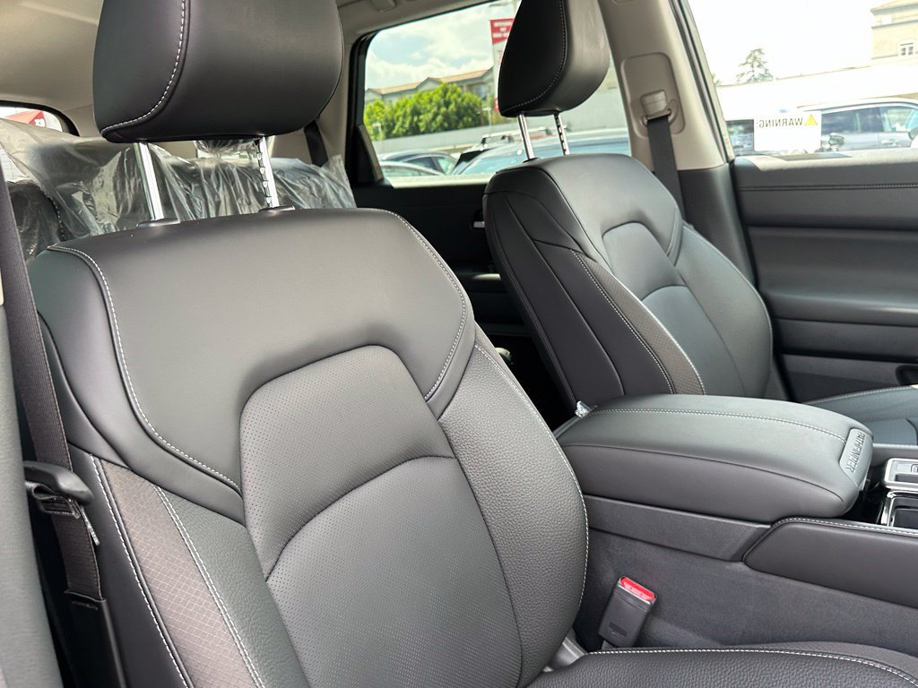 New 2026 Nissan Pathfinder SL FWD image 16