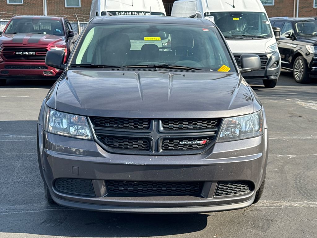 Used 2020 Dodge Journey SE w/ SE Popular Equipment Group image 3