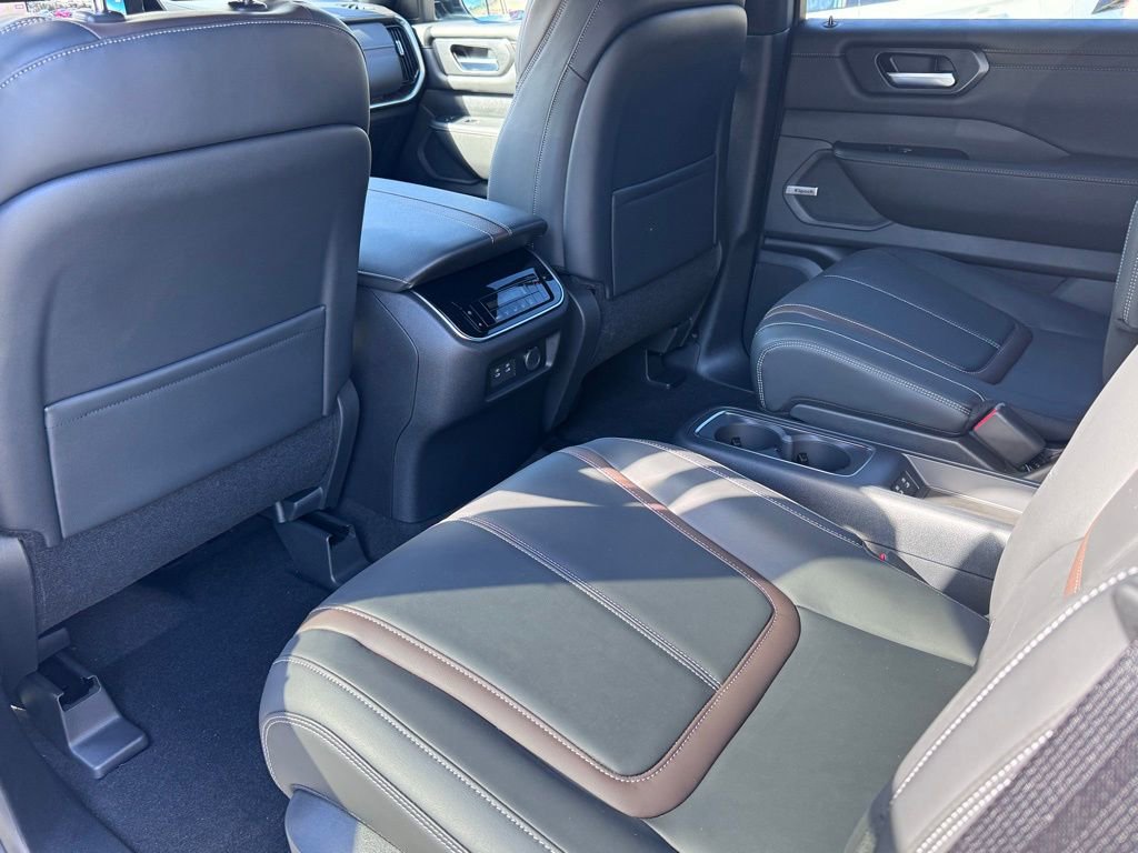 New 2025 Nissan Armada SL w/ Captain's Chari Seat Package image 20