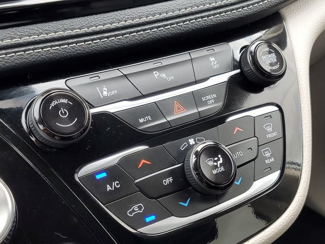 Used 2024 Chrysler Pacifica Limited FWD image 22
