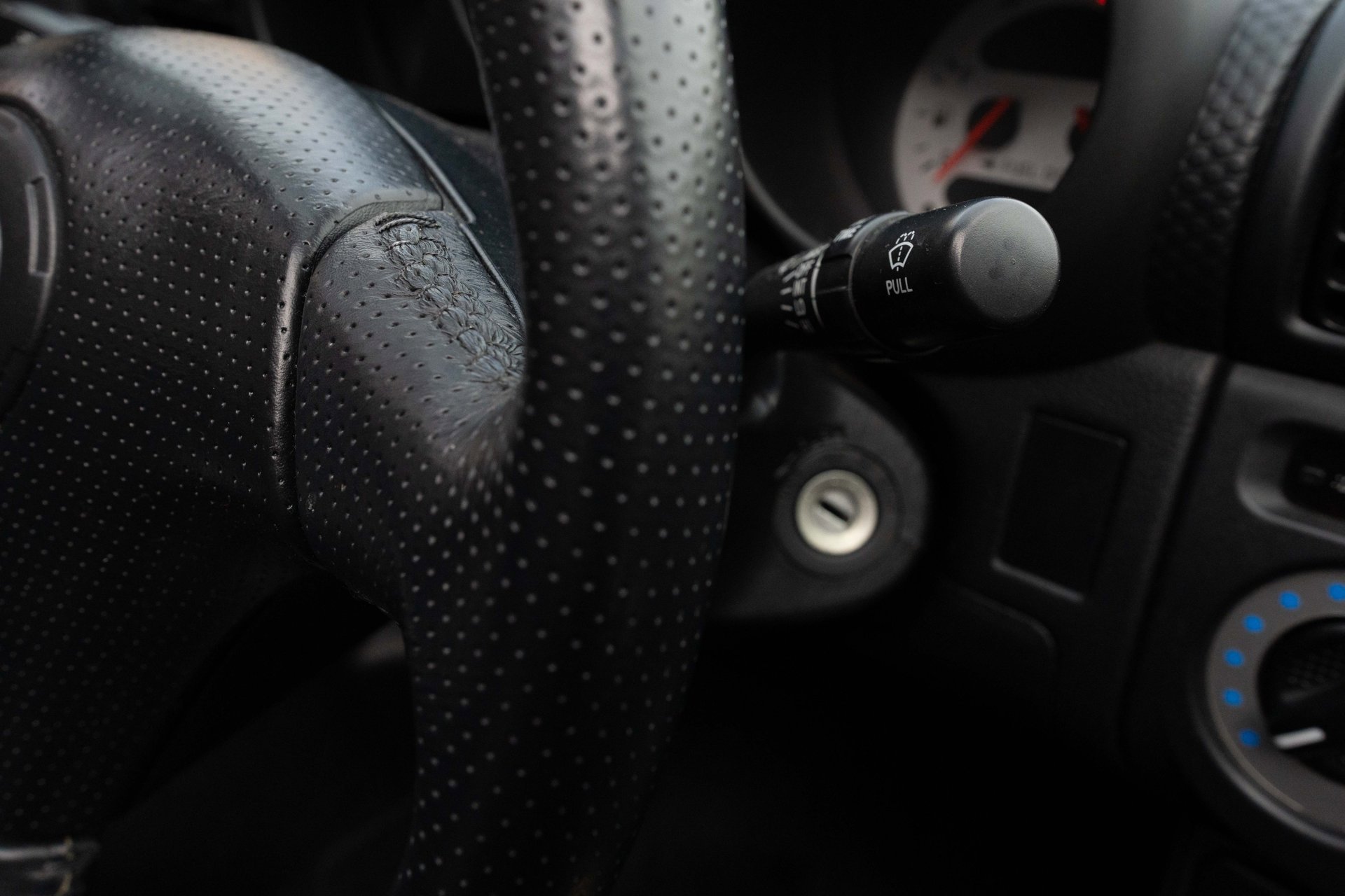 Used 2001 Toyota MR2 image 34