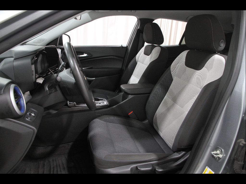 Certified 2024 Chevrolet Trax LS w/ Driver Confidence Package FWD image 5