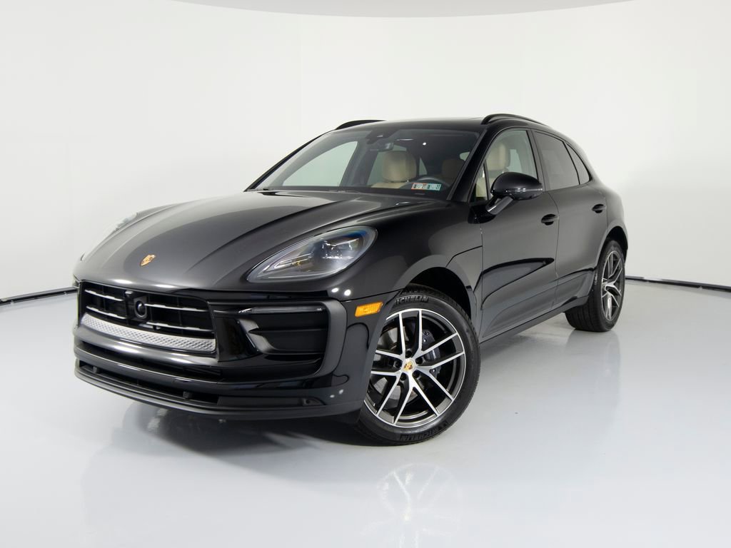 Certified 2025 Porsche Macan image 1