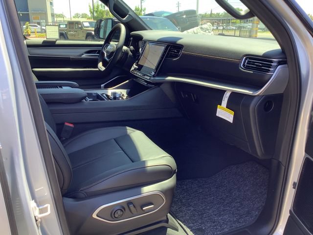 New 2026 Jeep Grand Wagoneer 4WD image 38