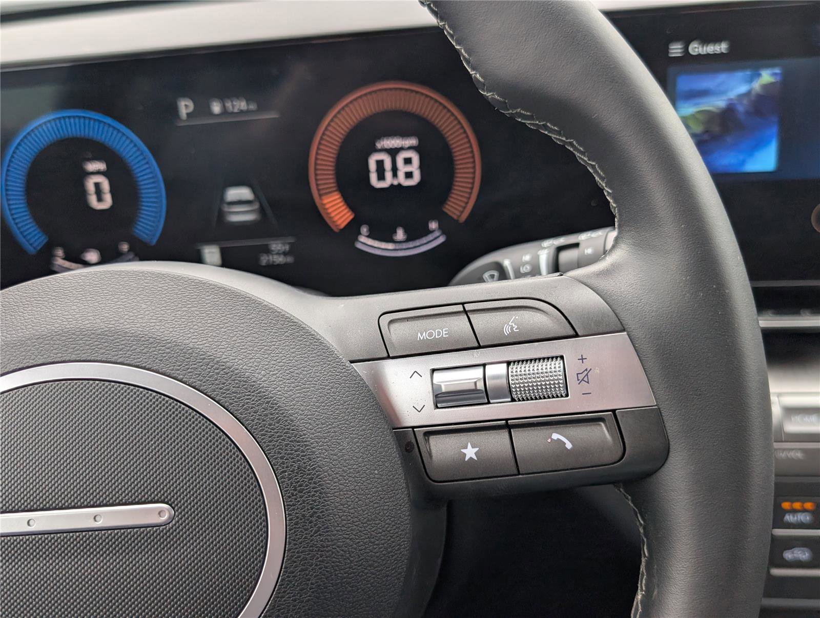 Used 2025 Hyundai Kona SEL image 23