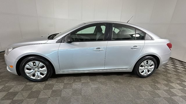 Used 2014 Chevrolet Cruze LS FWD image 5