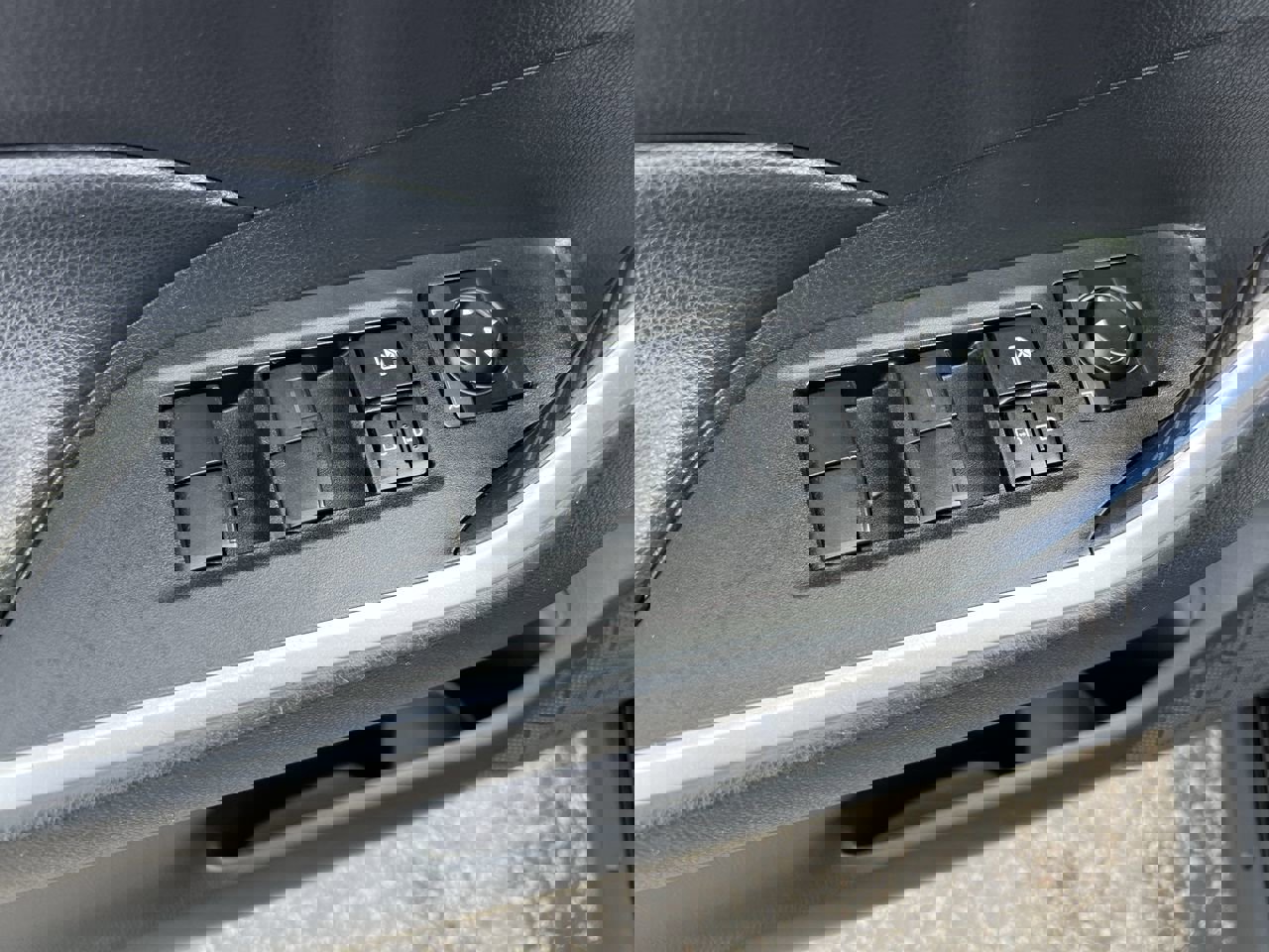 Used 2021 Toyota RAV4 XLE image 15