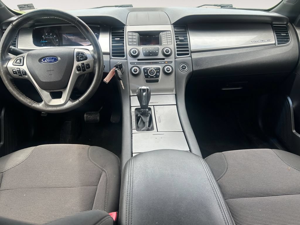 Used 2015 Ford Taurus SEL FWD image 10