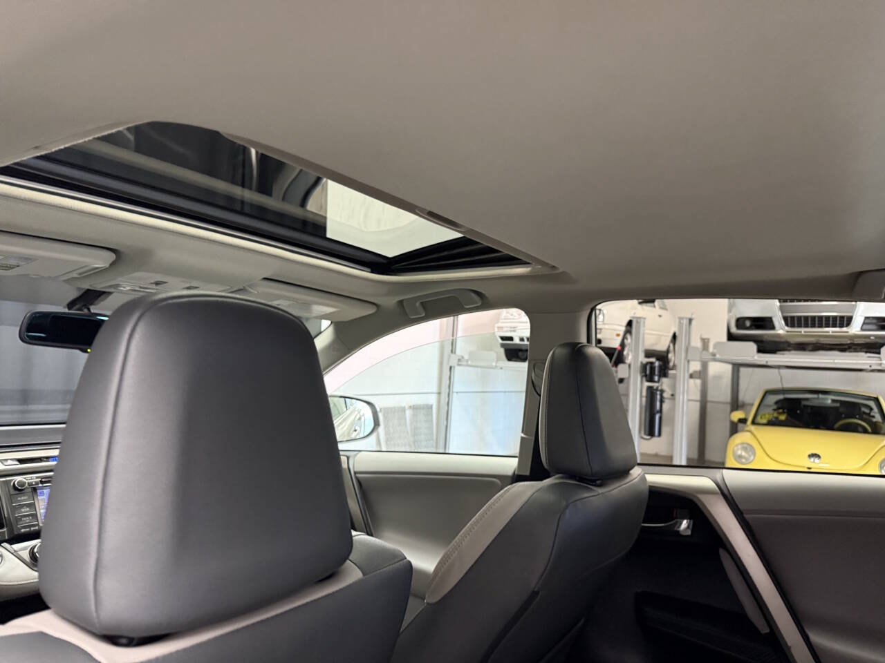 Used 2013 Toyota RAV4 Limited AWD/4WD image 21