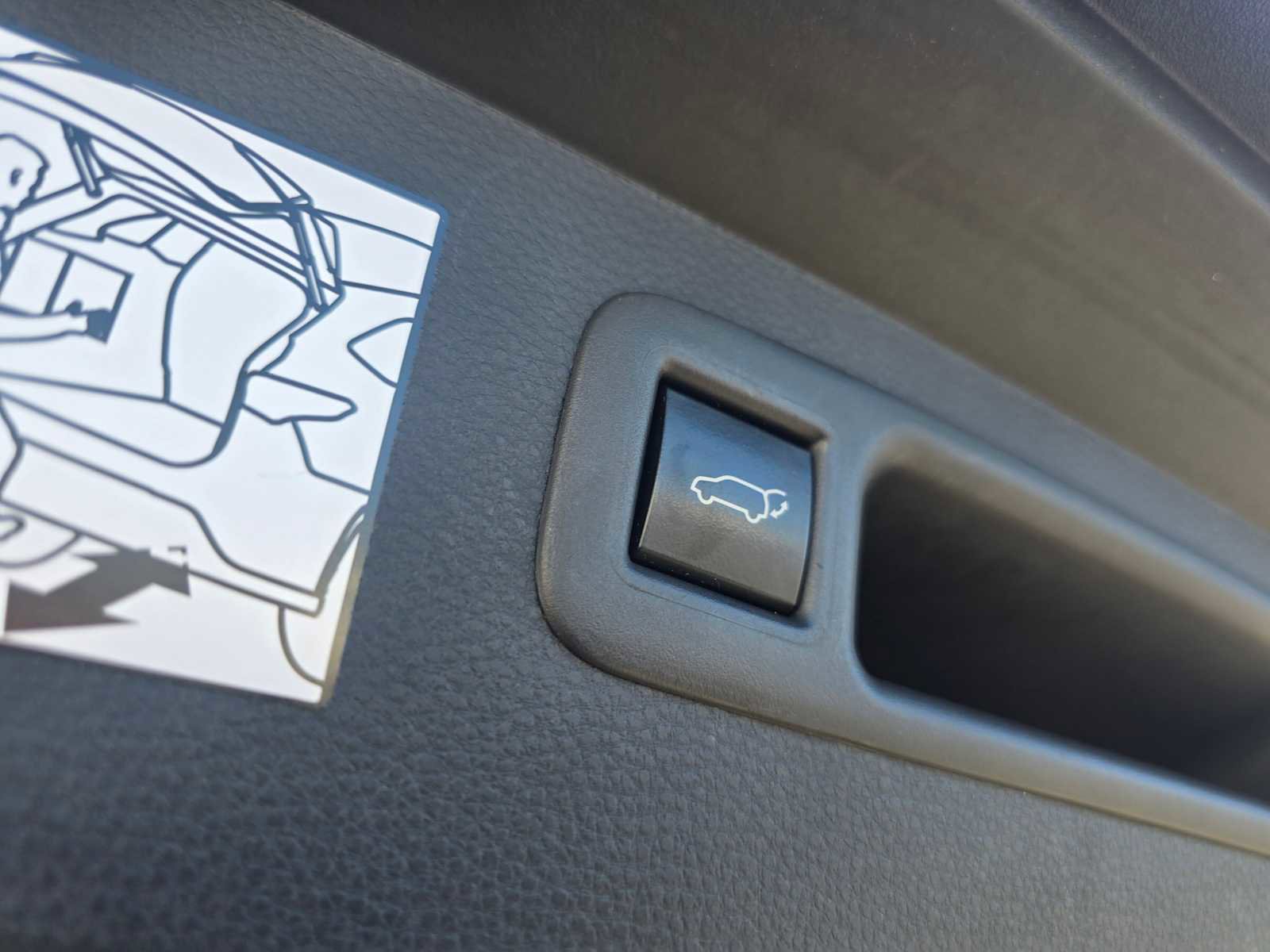 Used 2023 Toyota Highlander Limited image 19