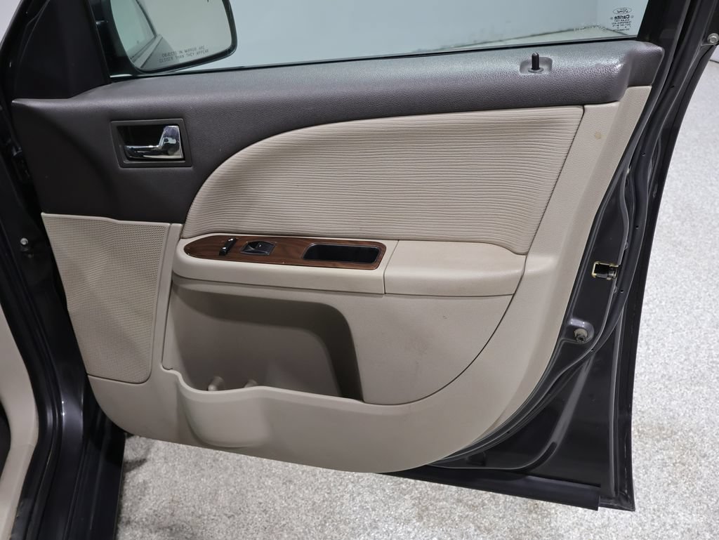 Used 2008 Ford Taurus SEL FWD image 23