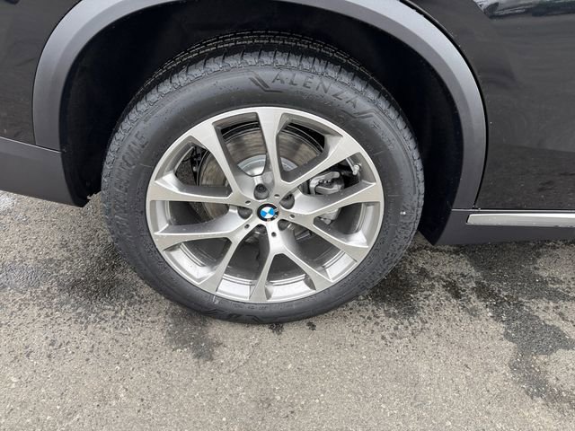 New 2026 BMW X5 xDrive40i w/ Climate Comfort Package AWD/4WD image 17