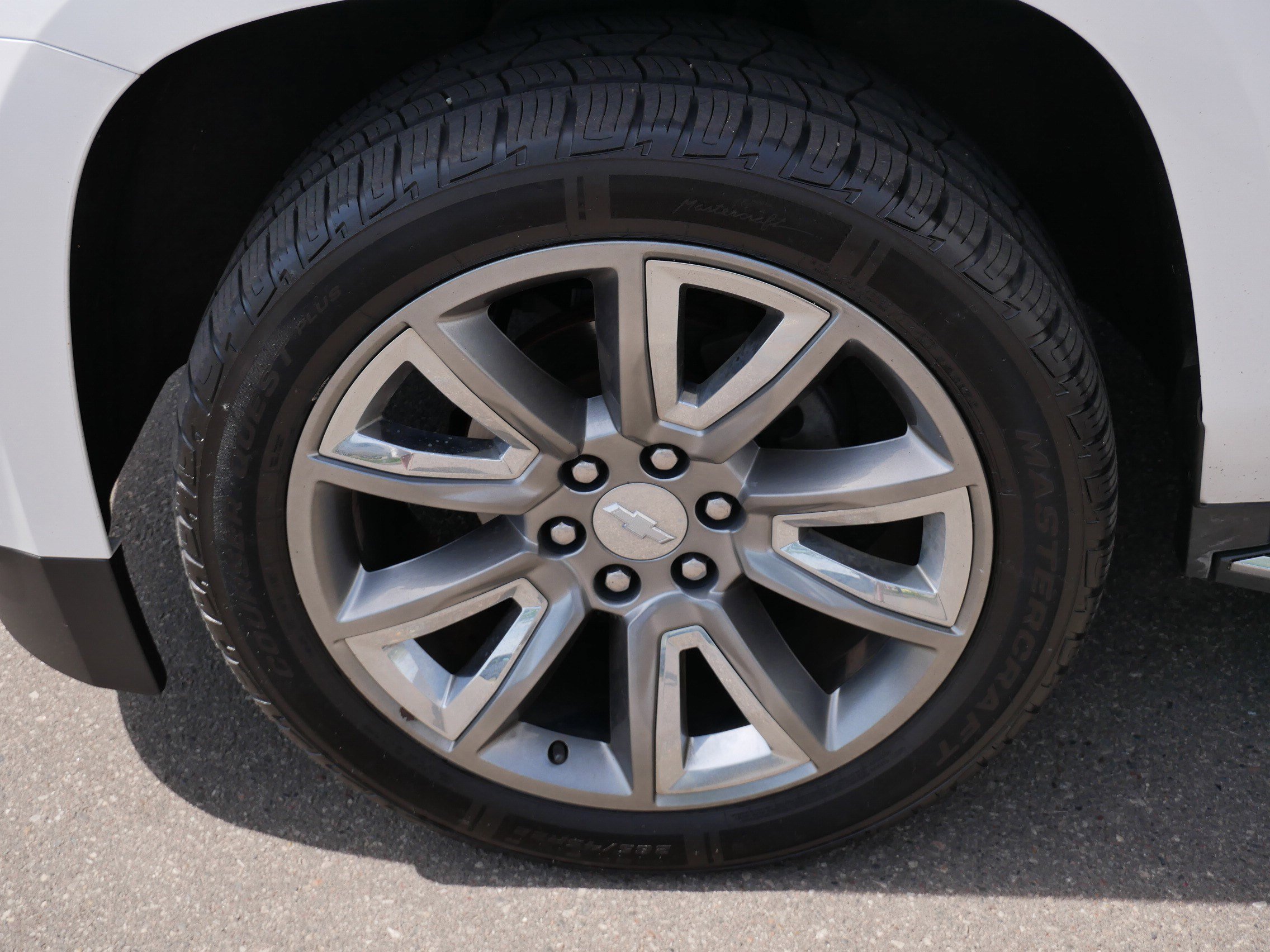 Used 2016 Chevrolet Suburban LTZ AWD/4WD image 15