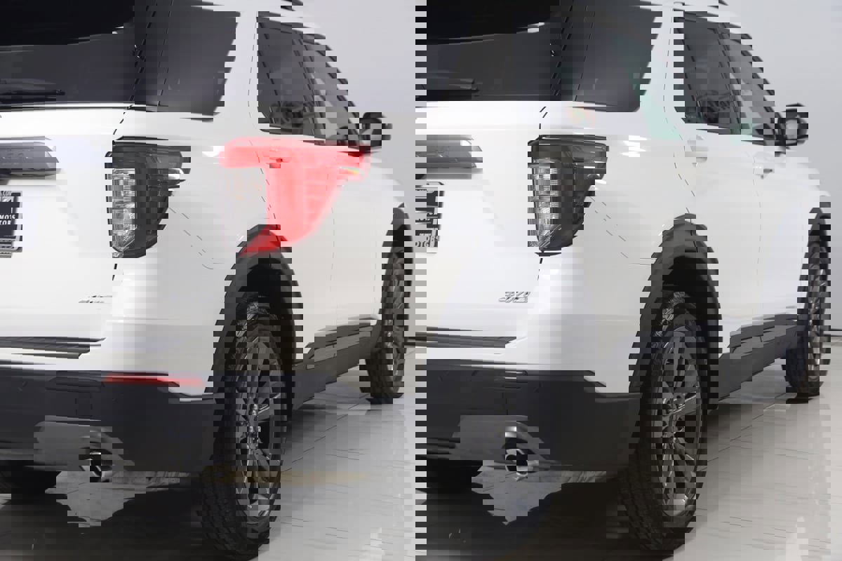 Used 2023 Ford Explorer XLT w/ Equipment Group 202A image 46