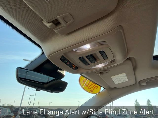 Used 2023 Buick Envision Avenir AWD/4WD image 30