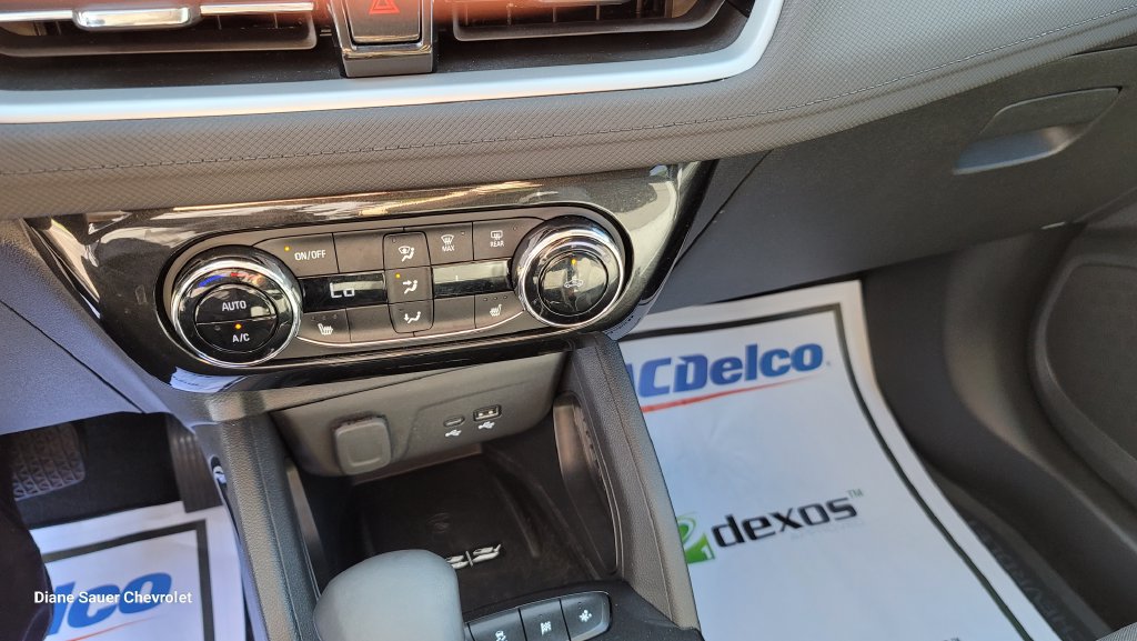 Used 2025 Chevrolet TrailBlazer LT w/ Convenience Package FWD image 22