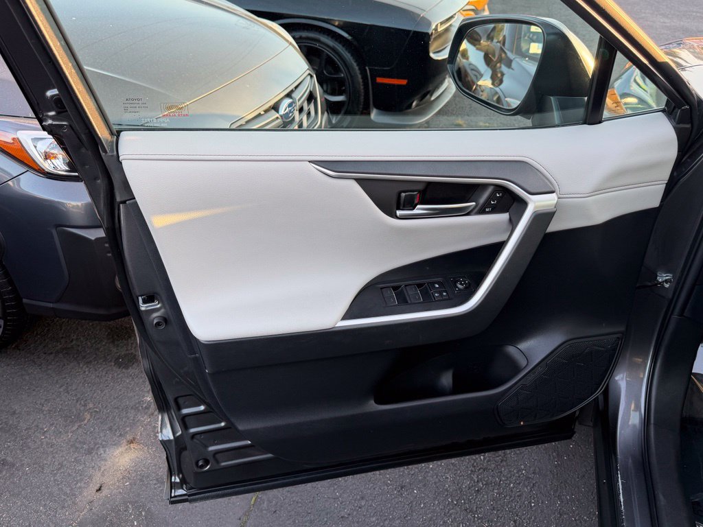 Used 2023 Toyota RAV4 Limited AWD/4WD image 10