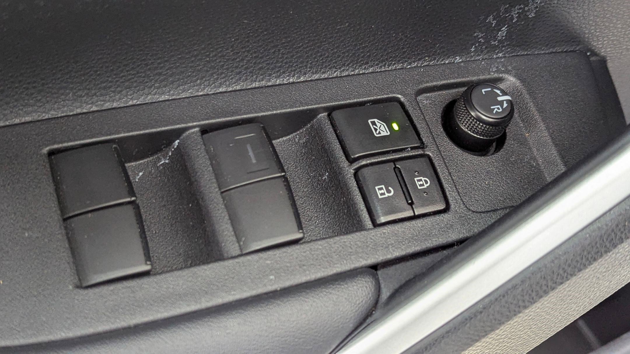 Used 2025 Toyota Corolla Cross AWD Hybrid image 13