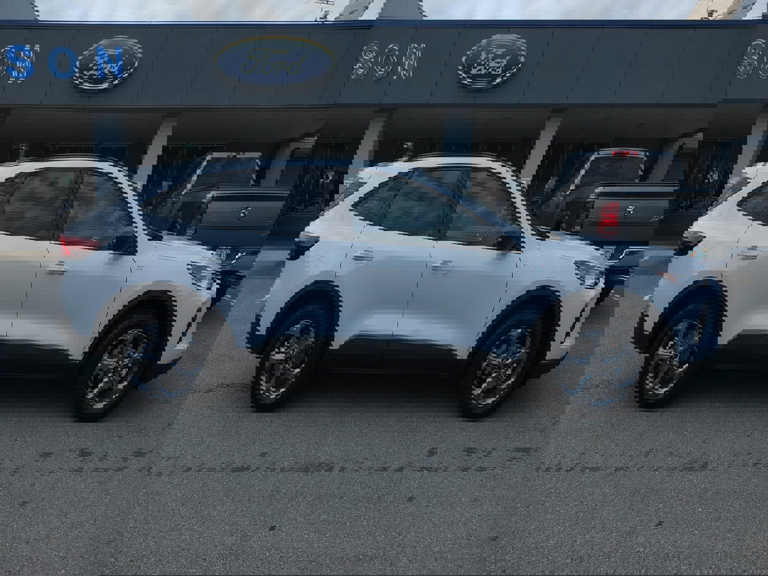 New 2026 Ford Escape ST-Line w/ Tech Pack #1 image 2