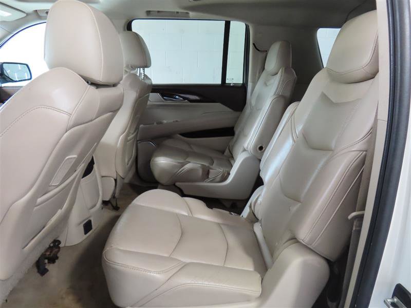 Used 2015 Cadillac Escalade ESV Luxury RWD image 32