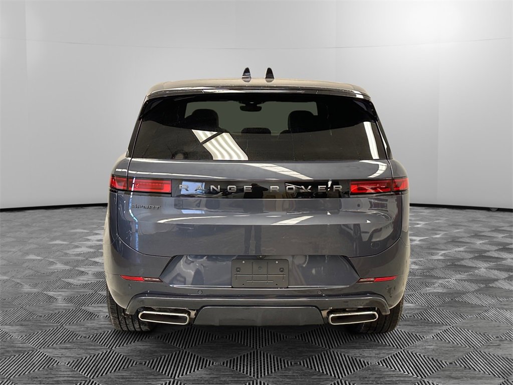New 2025 Land Rover Range Rover Sport Dynamic SE image 4
